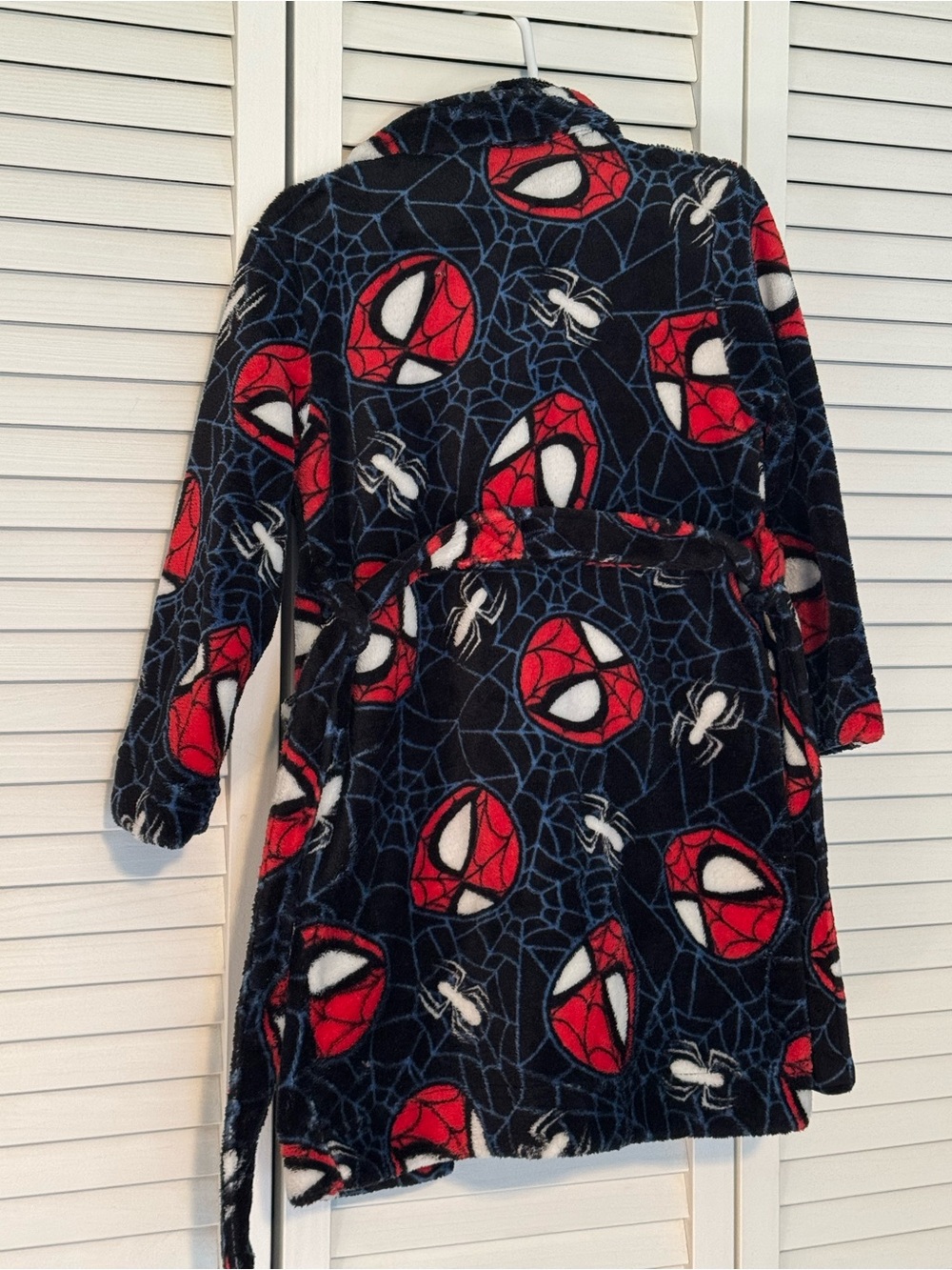 Marvel Spider-Man Plush Robe - Picture 3 of 5